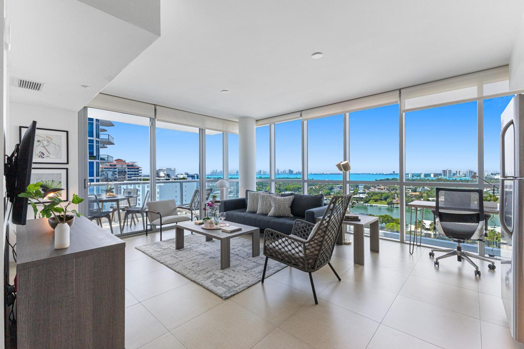 Dharma Home Suites Miami Beach At Monte Carlo Екстер'єр фото