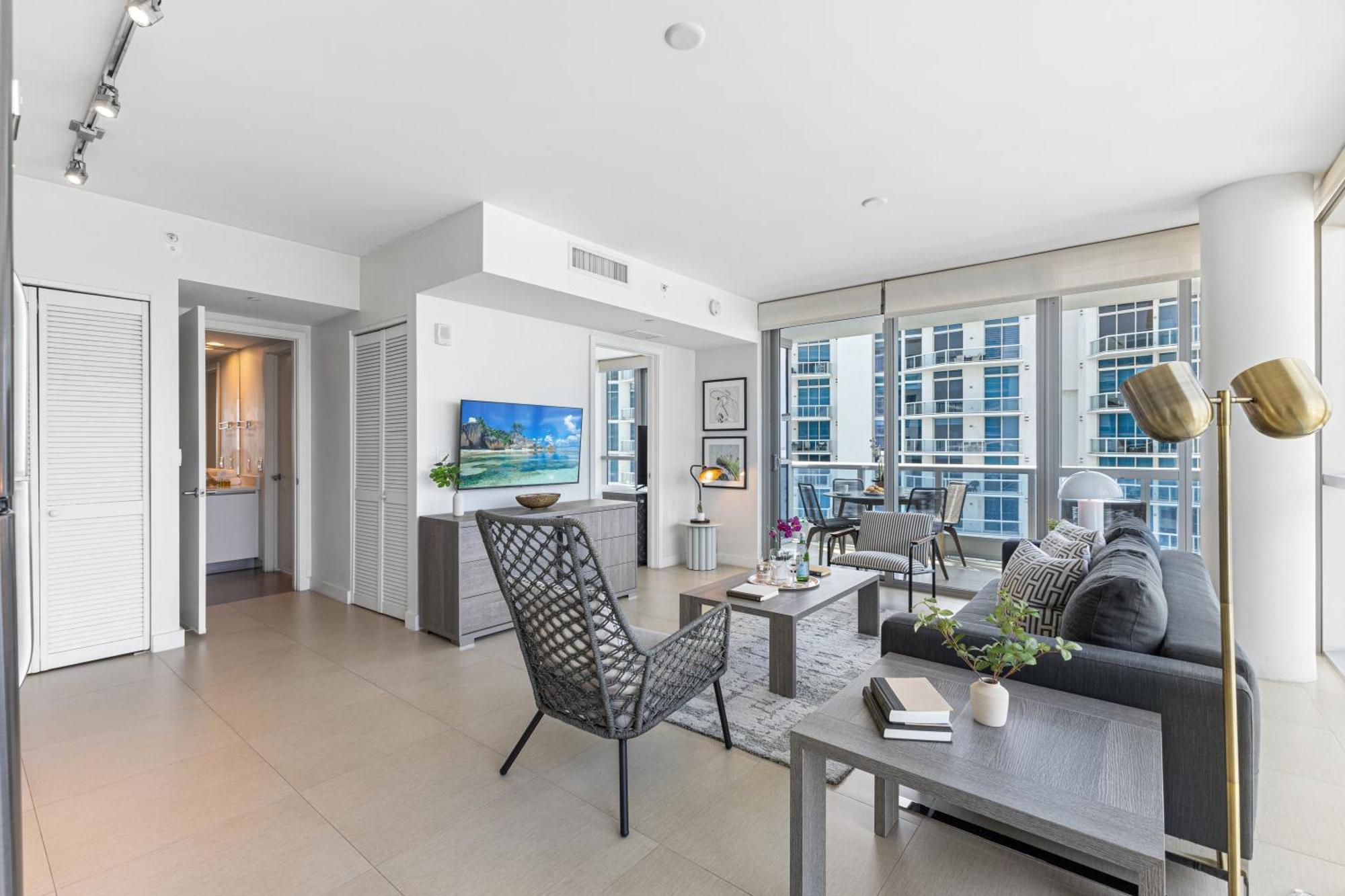 Dharma Home Suites Miami Beach At Monte Carlo Екстер'єр фото