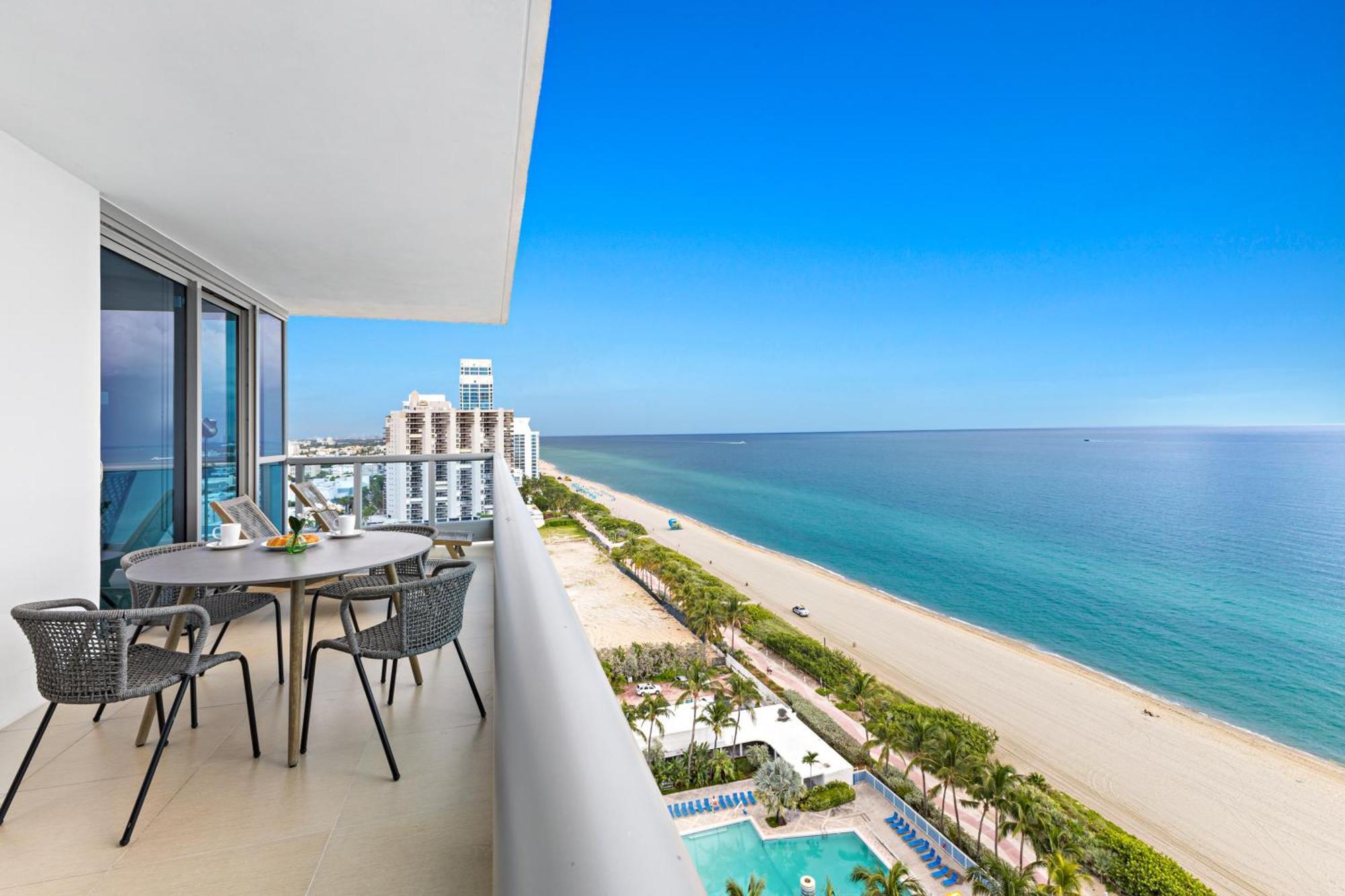 Dharma Home Suites Miami Beach At Monte Carlo Екстер'єр фото