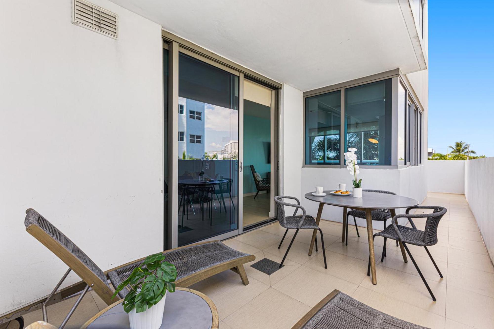 Dharma Home Suites Miami Beach At Monte Carlo Екстер'єр фото