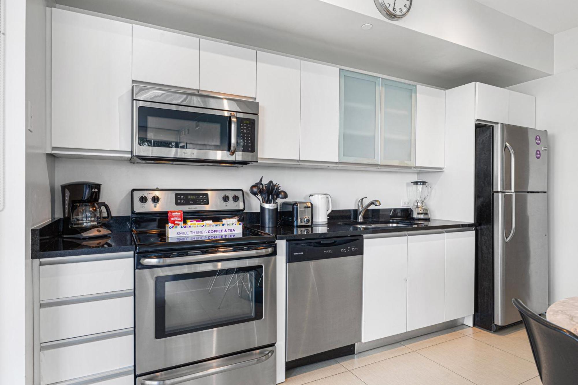 Dharma Home Suites Miami Beach At Monte Carlo Екстер'єр фото