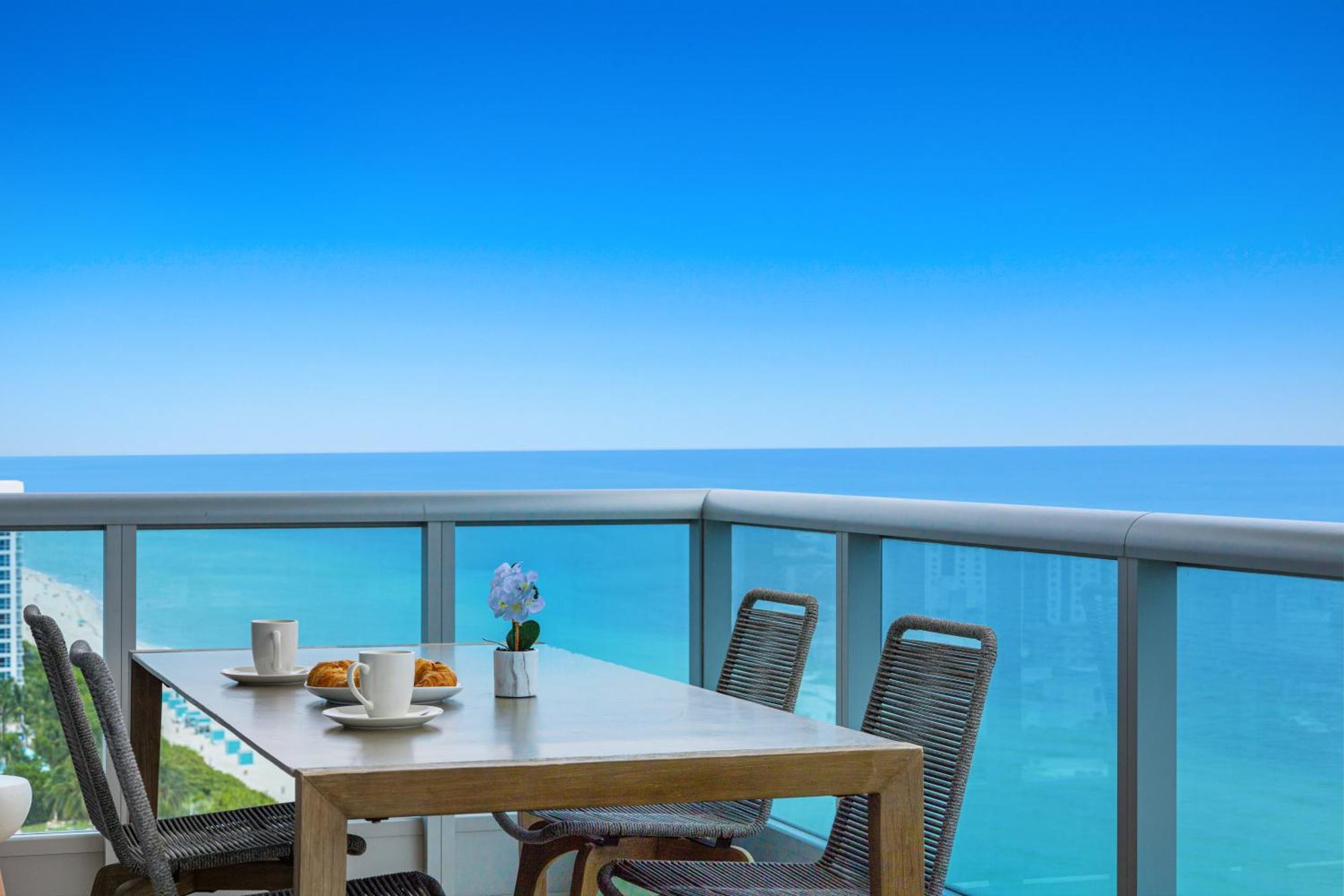 Dharma Home Suites Miami Beach At Monte Carlo Екстер'єр фото