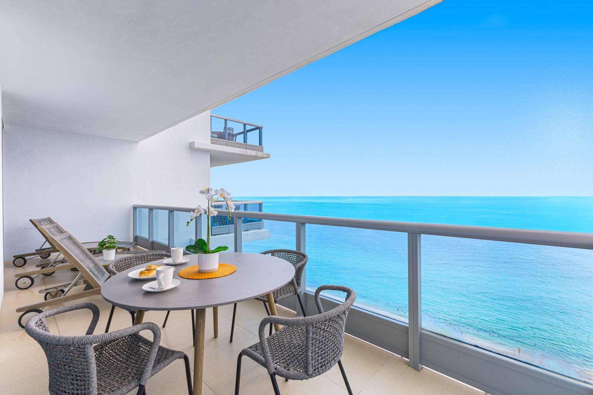 Dharma Home Suites Miami Beach At Monte Carlo Екстер'єр фото