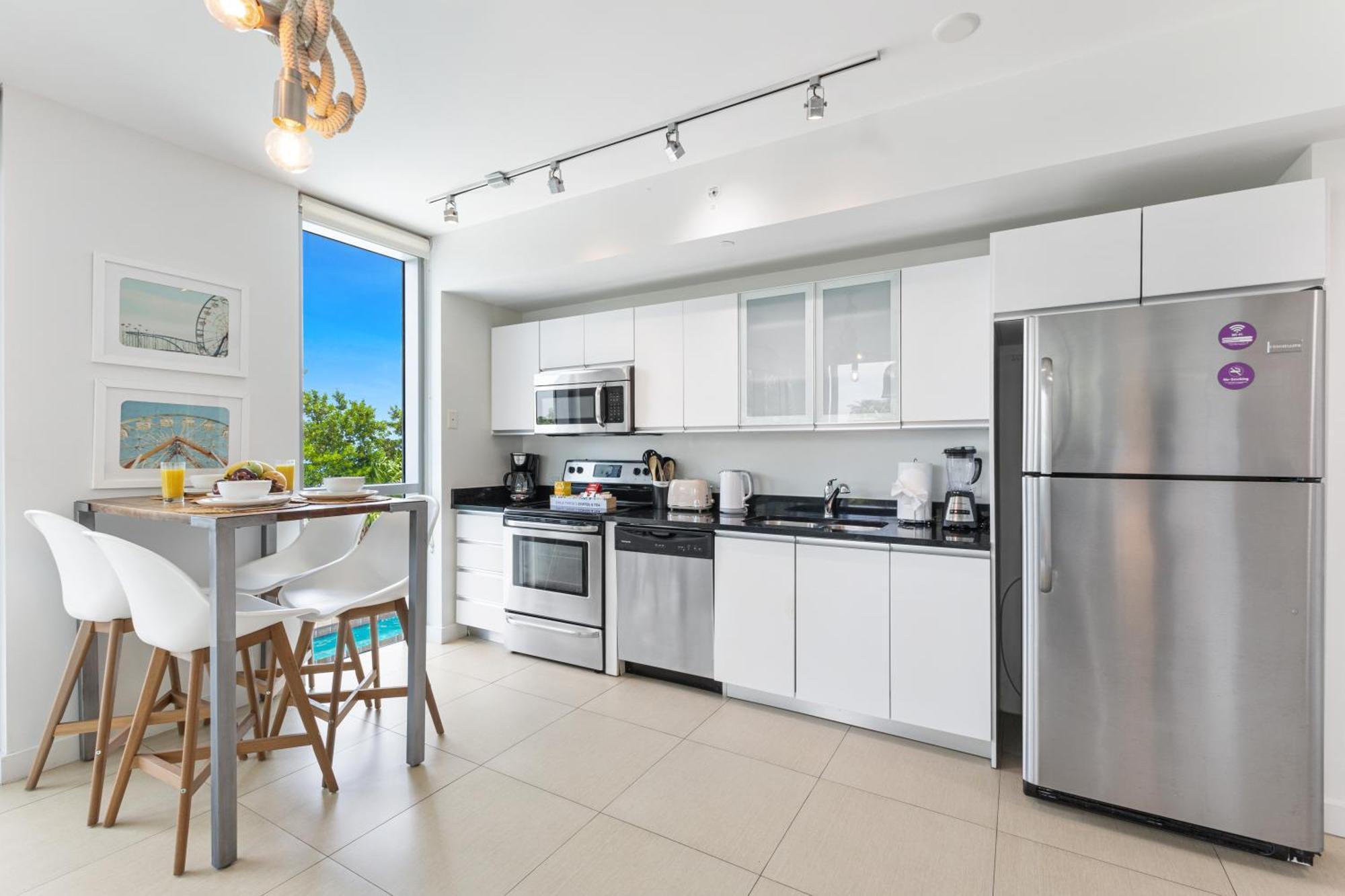 Dharma Home Suites Miami Beach At Monte Carlo Екстер'єр фото