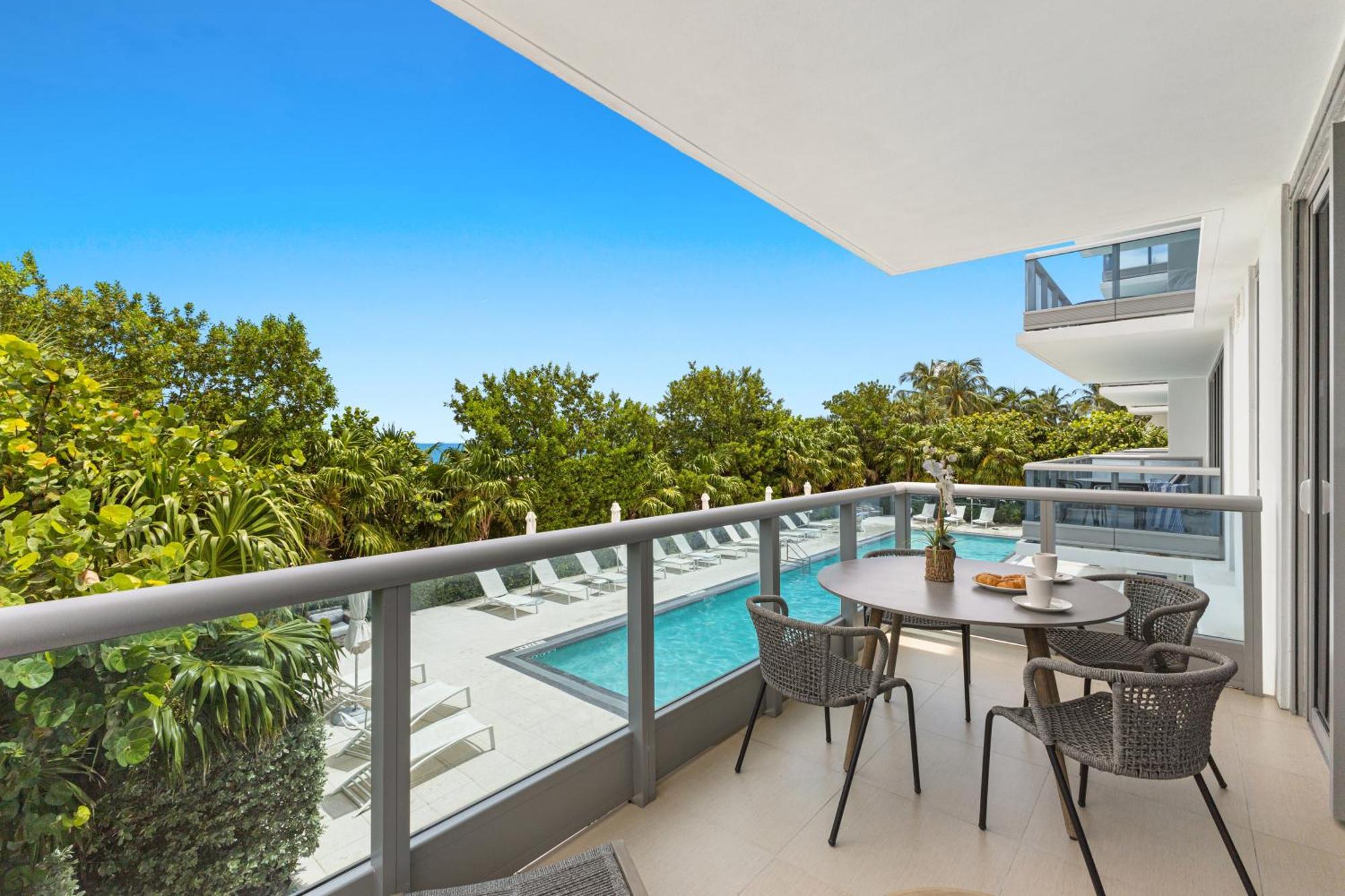 Dharma Home Suites Miami Beach At Monte Carlo Екстер'єр фото
